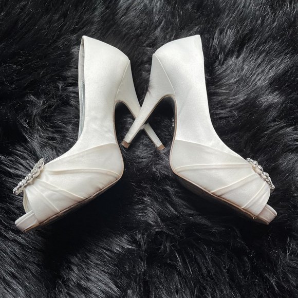 Nina New York "Elvira" Peep Toe Heels - Picture 6 of 11